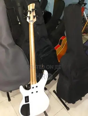 Yamaha Active Bass Guitar
