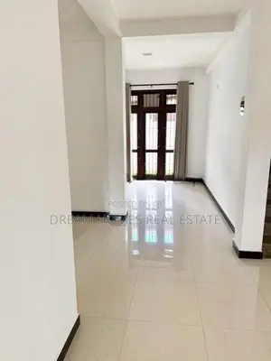Two Storey House for Sale in Athurugiriya