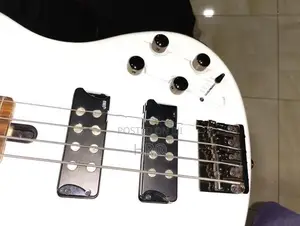 Yamaha Active Bass Guitar