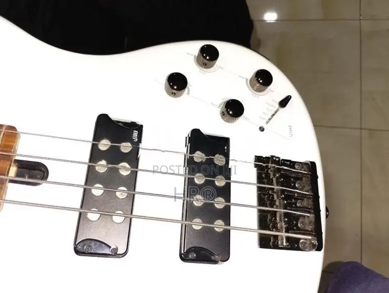 Yamaha Active Bass Guitar