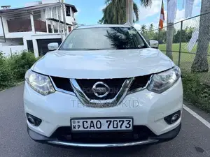Nissan X-Trail Hybrid 2015