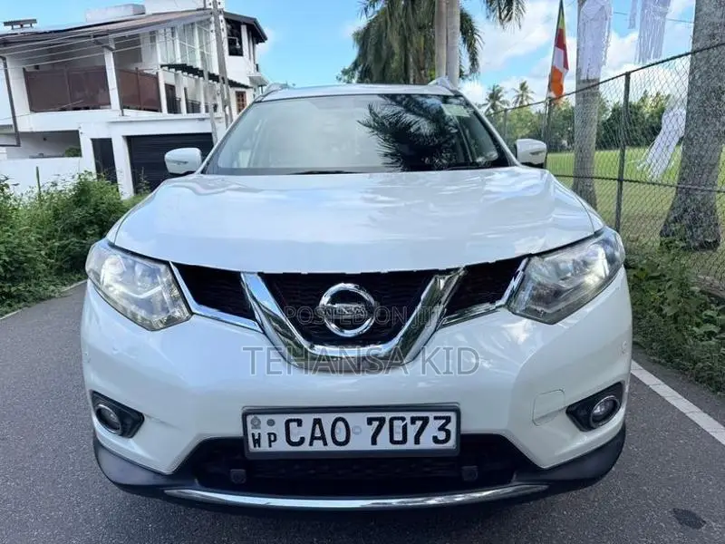 Nissan X-Trail Hybrid 2015