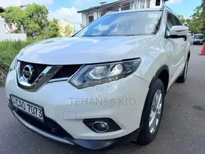 Nissan X-Trail Hybrid 2015