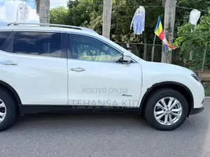 Nissan X-Trail Hybrid 2015