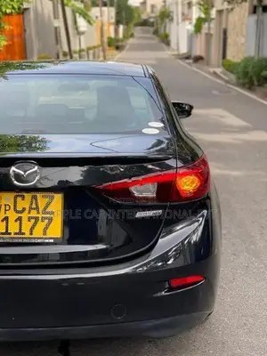 Mazda Axela Skyactive FLyloaded 2013