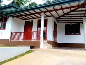 Modern 3 Bedroom House for Sale in Arawwala Road