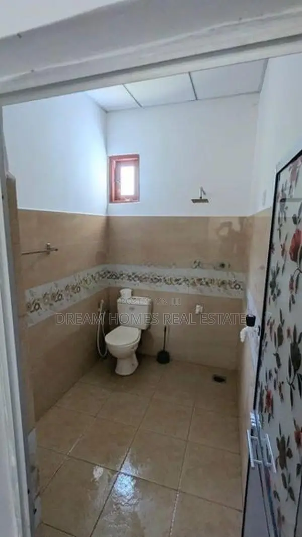 Modern 3 Bedroom House for Sale in Arawwala Road