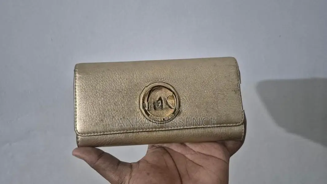 Michael Kors Flip Wallet