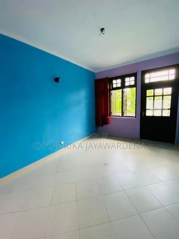 Spacious 2-Bedroom Upstairs House for Rent in Colombo 09