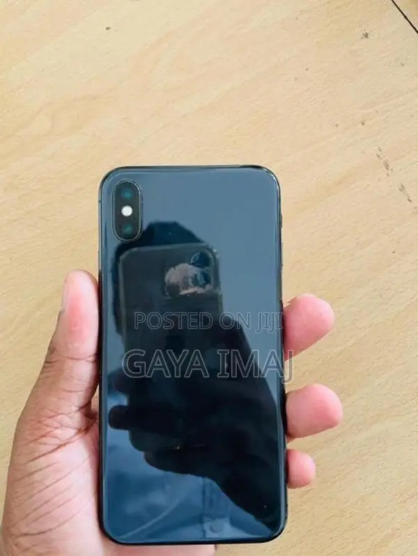 Apple iPhone X 64GB (Used)