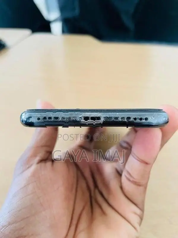 Apple iPhone X 64GB (Used)