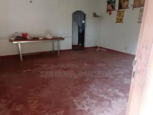 House with 33 Perches Land for Sale – Kalagedihena