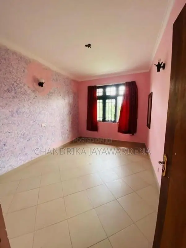 Spacious 2-Bedroom Upstairs House for Rent in Colombo 09