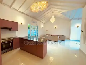 Luxury House For Sale in Kurunegala