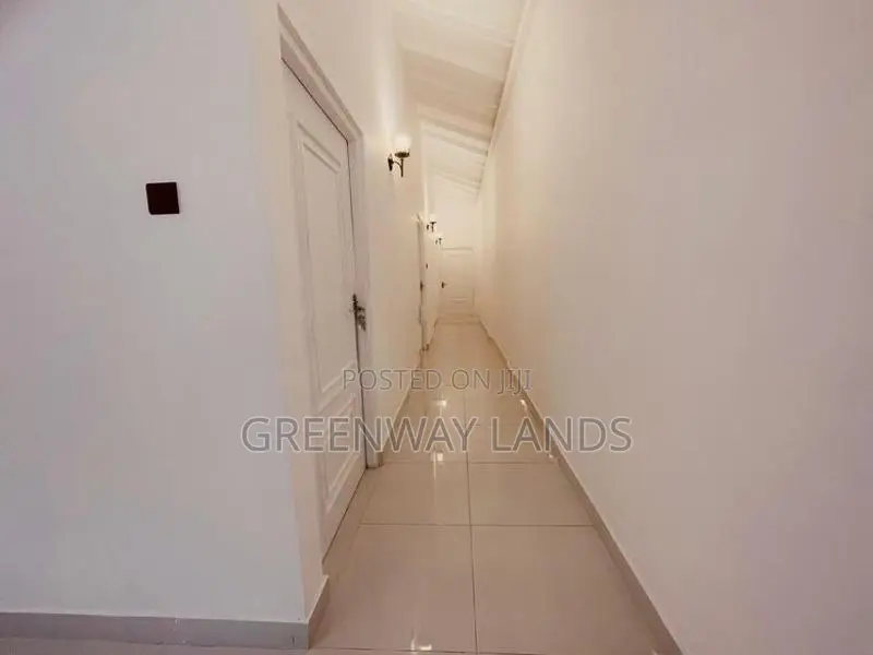 Luxury House For Sale in Kurunegala