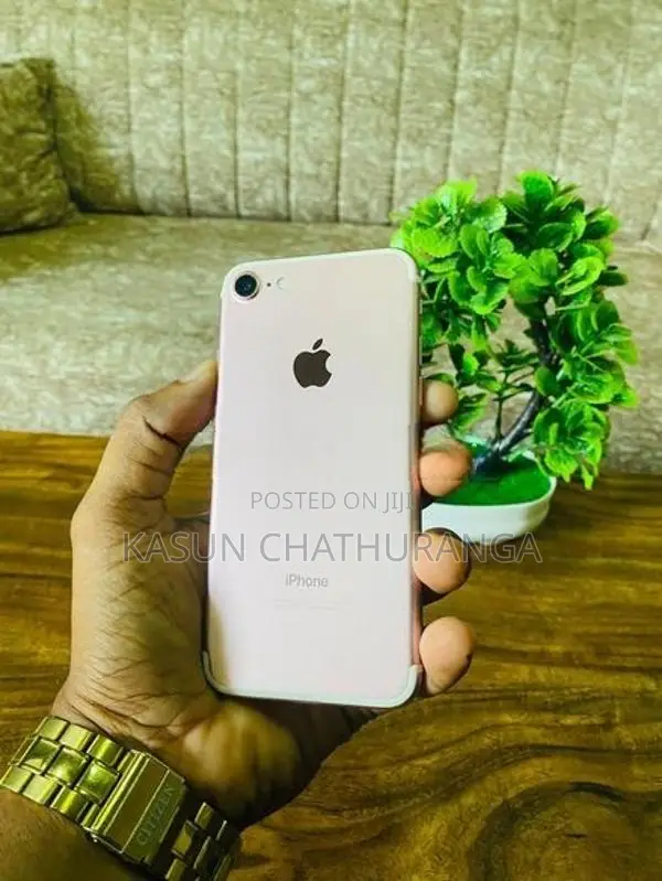 Apple iPhone 7 128GB (Used)