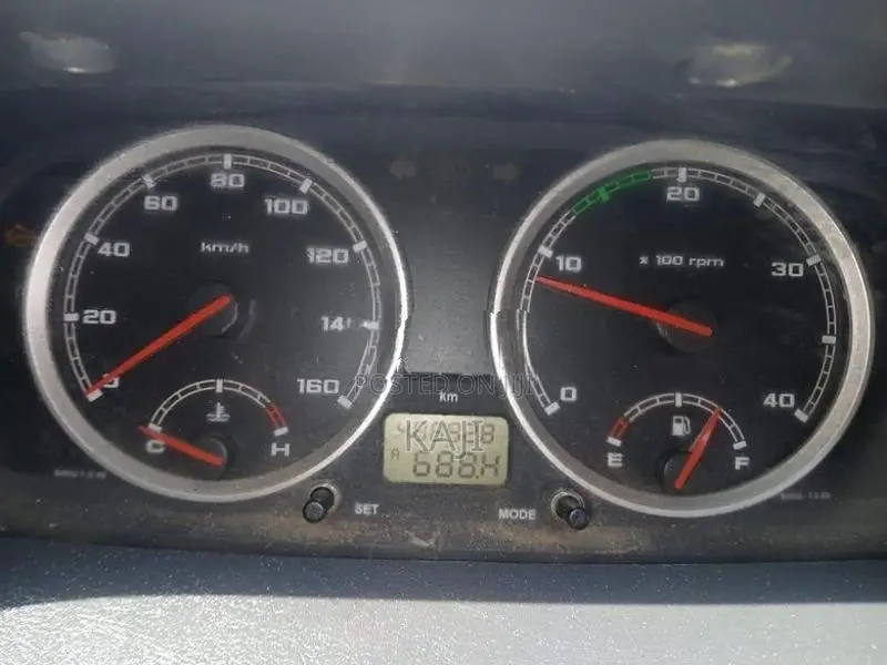 Tata Xenon 2016