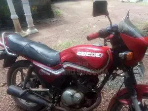 Suzuki GS 125 2004
