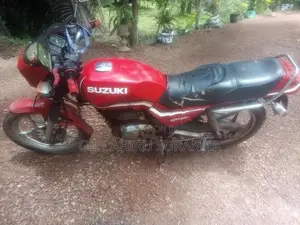 Suzuki GS 125 2004