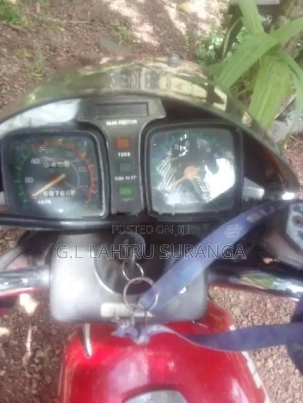 Suzuki GS 125 2004