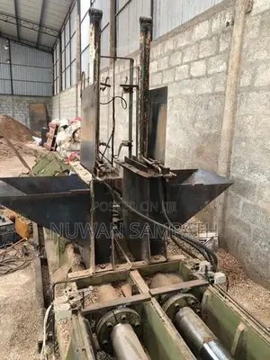 Hydraulic Briquette Press Machine