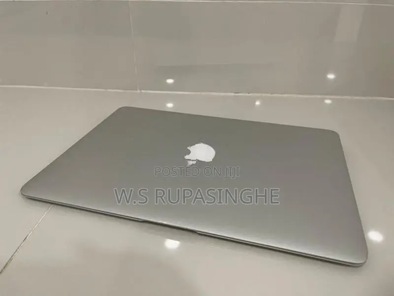 Apple Macbook Air (2015)