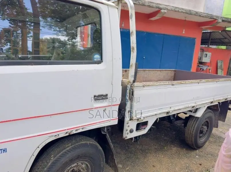 Isuzu 250 Elf 1990