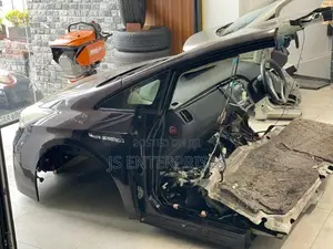 Toyota Prius 3rd Face Cut Complete – Japanese Import