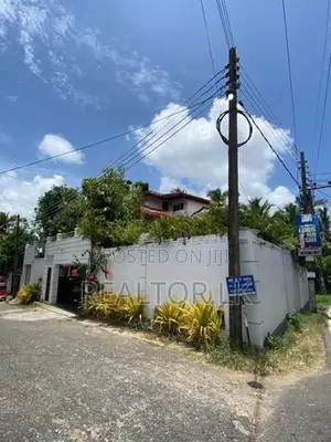 Luxury 7-Bedroom Residence on 15 Perches for Sale in Prime Battaramull