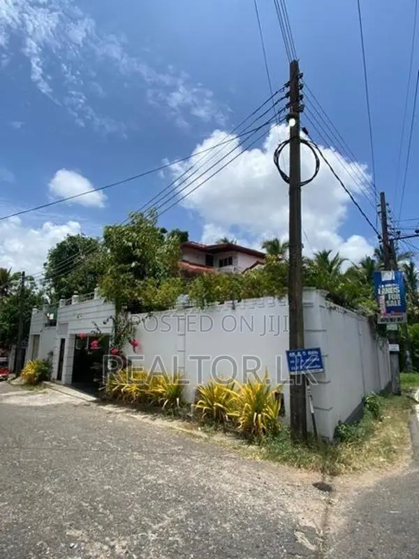 Luxury 7-Bedroom Residence on 15 Perches for Sale in Prime Battaramull