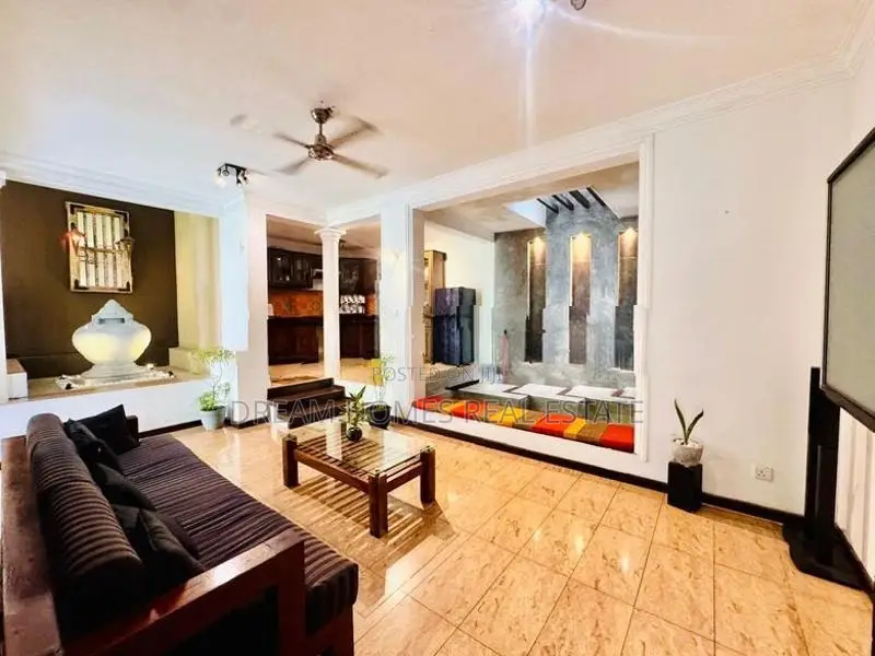 Spacious 5 Bedroom Family Home for Sale Thalawathugoda