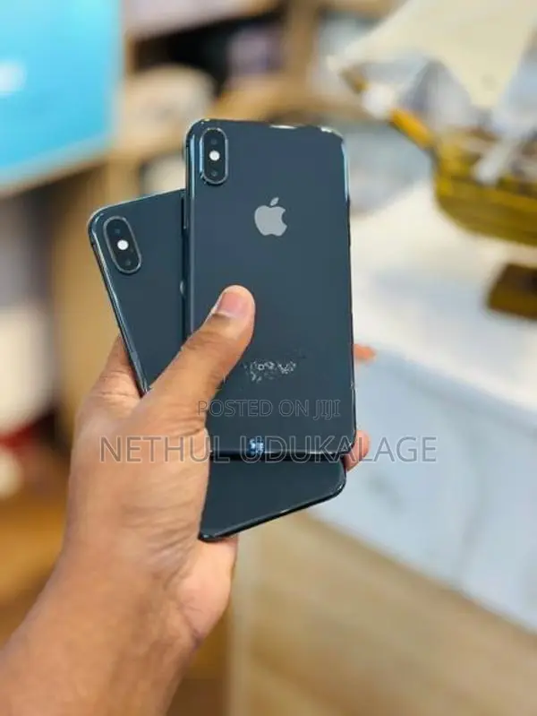 Apple iPhone XS 256GB (Black) (Used)