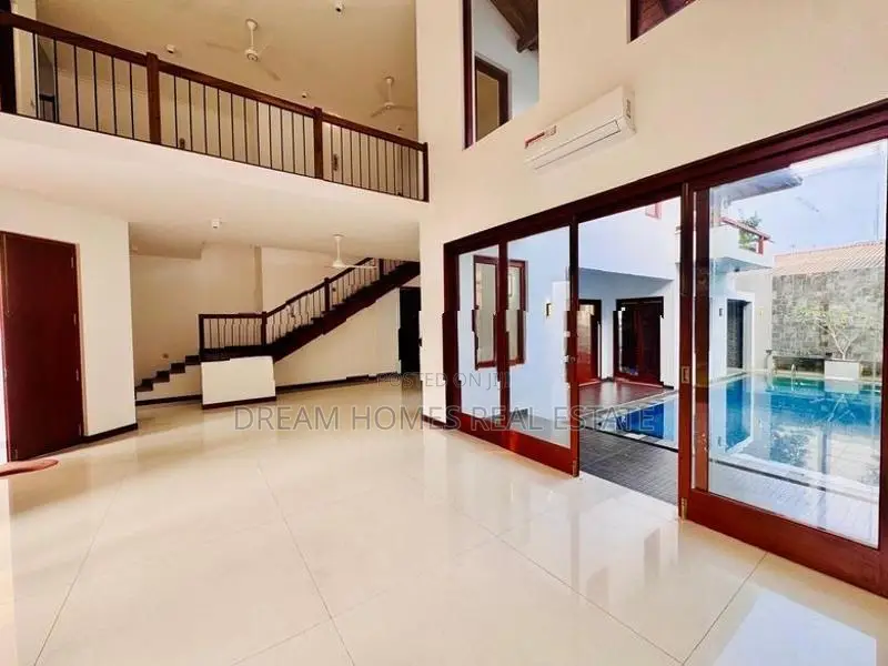 Luxury 3-Story Residence with Rooftop Bar & Pool – Kotte