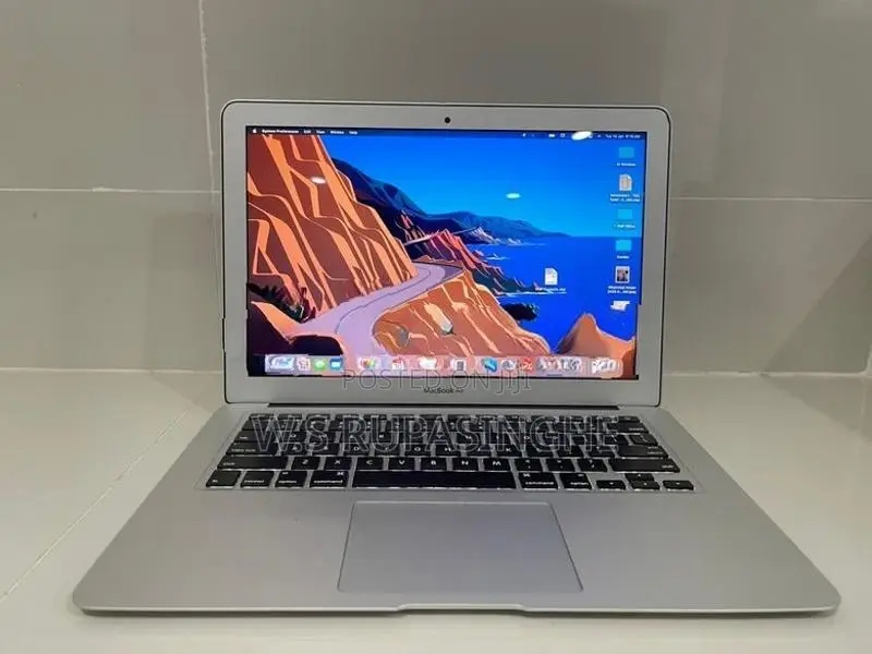 Apple MacBook Air (2015) Laptop