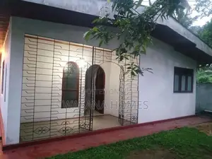 2 Houses for sale Boralasgamuwa