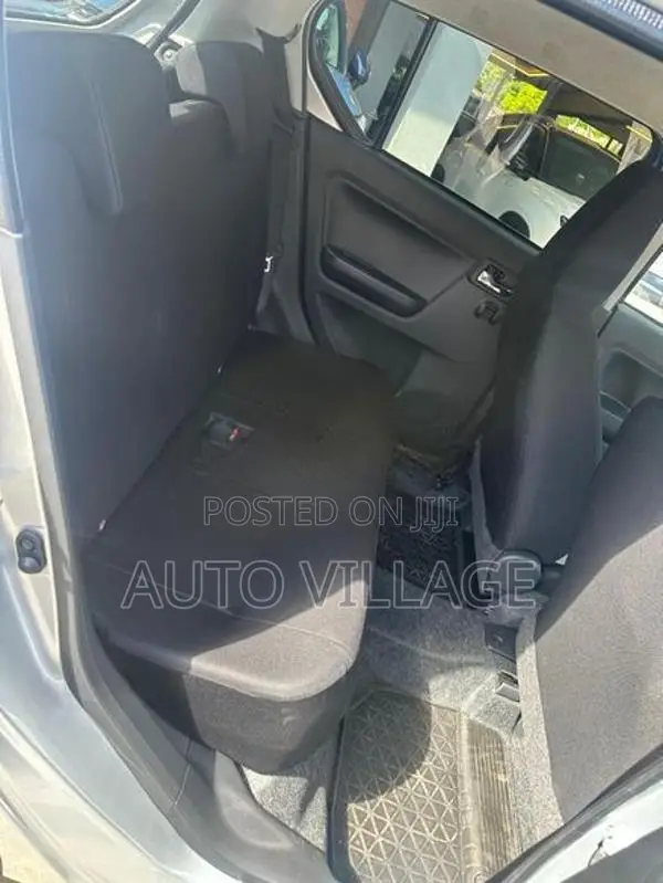 Daihatsu Mira 2025