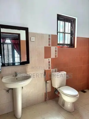 Pannipitiya Elegant 5 Bedroom Home with Private Garden.