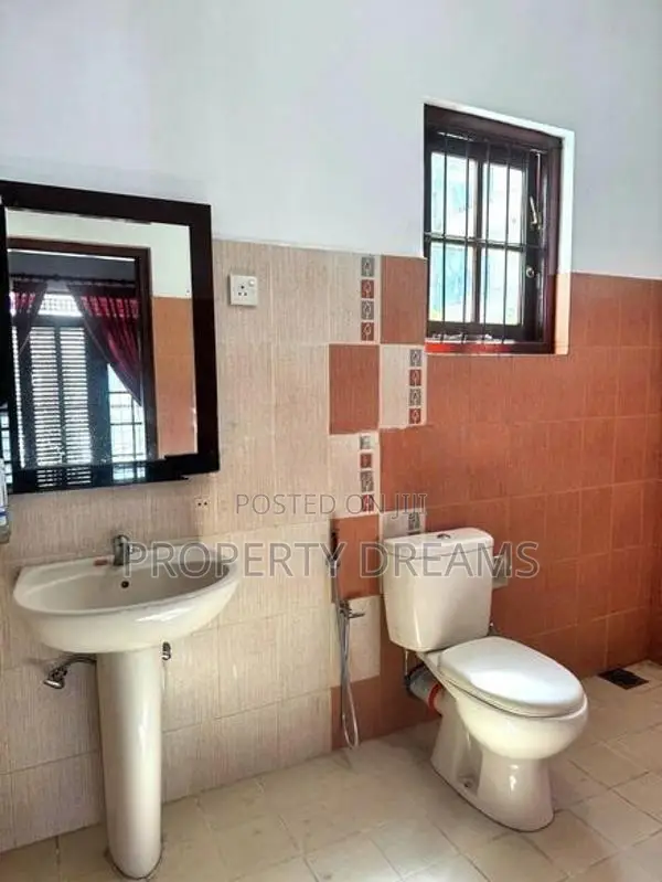 Pannipitiya Elegant 5 Bedroom Home with Private Garden.
