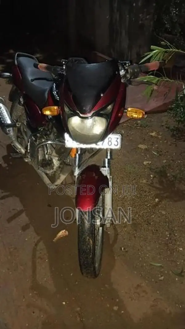 Bajaj Pulsar 150 2004