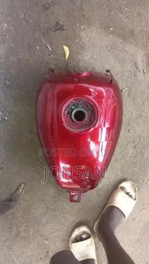 Bajaj Pulsar 150 Tank