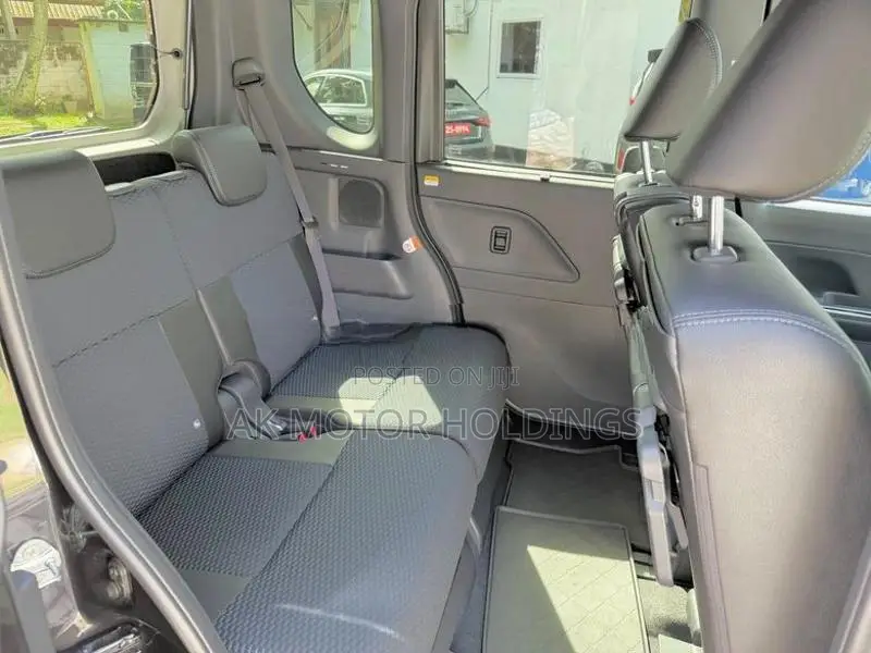 Daihatsu Tanto 2023