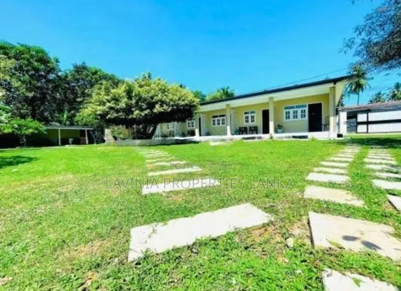 House for Sale at Katunayaka THA057V