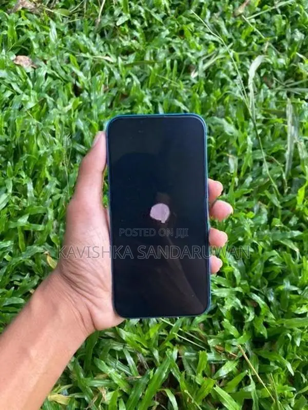 Apple iPhone 13 (Used)