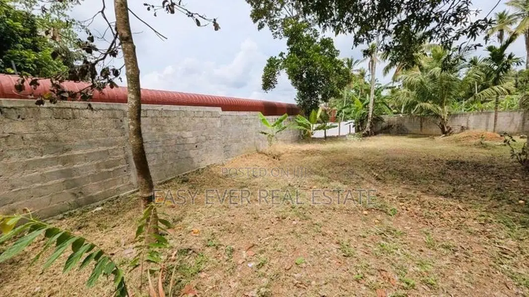 කඩවත – ඉඹුල්ගොඩින් වටිනා බිම්කොටසක් විකිණීමට