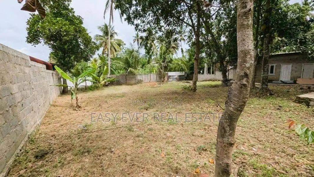 කඩවත – ඉඹුල්ගොඩින් වටිනා බිම්කොටසක් විකිණීමට