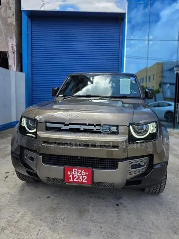 Land Rover Defender 2025