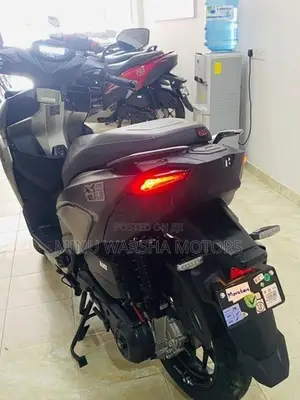 Hero XOOM 125R 2026