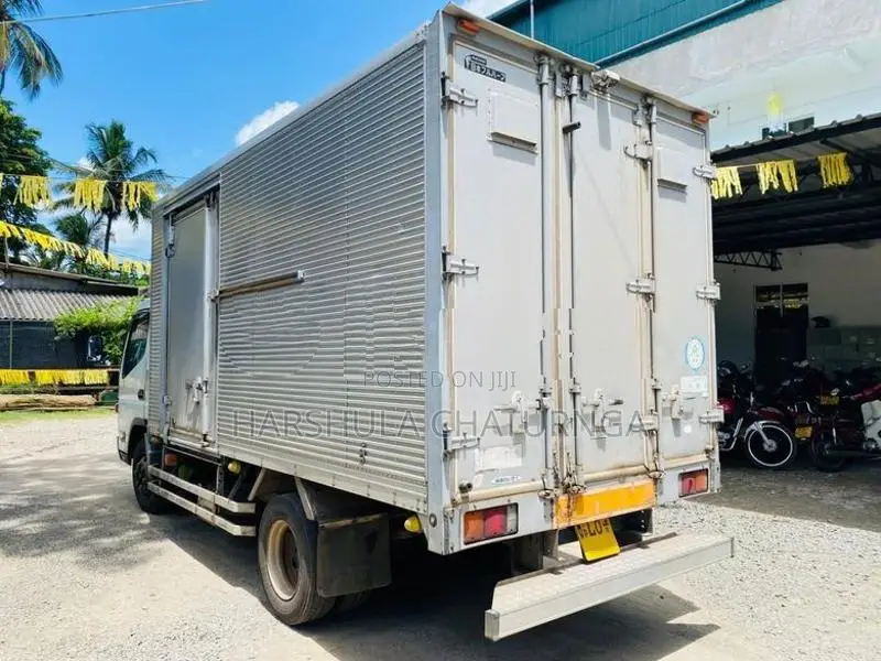 Mitsubishi Fuso 2016