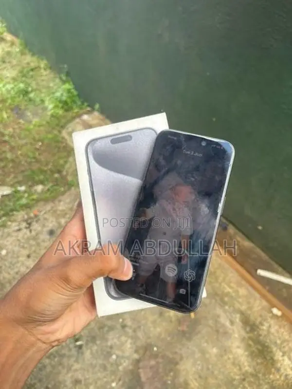 Apple iPhone 15 Pro (Used)