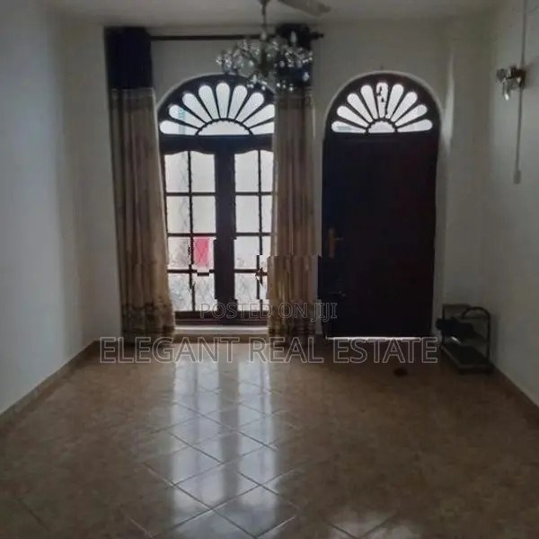 03 Bedroom Storied House for Rent in Colombo 05 (A6150)